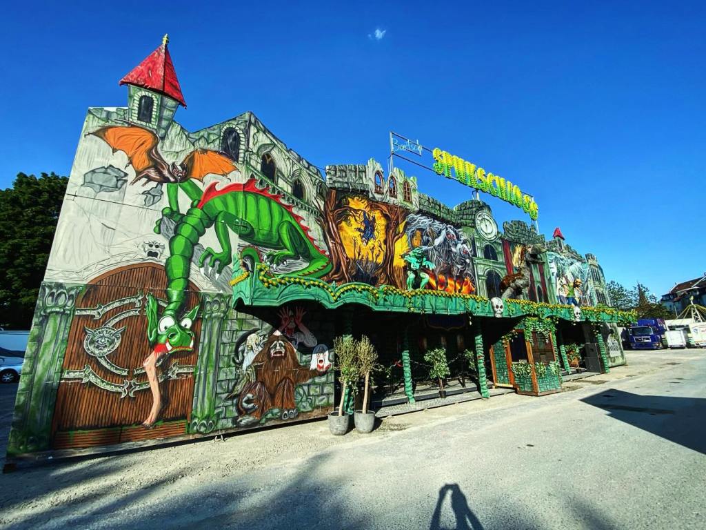 Grusel ahoi! Die Bavarian Scare Crew e.V. erobert das Spukschloss auf der Neuöttinger&nbsp;Marktdult